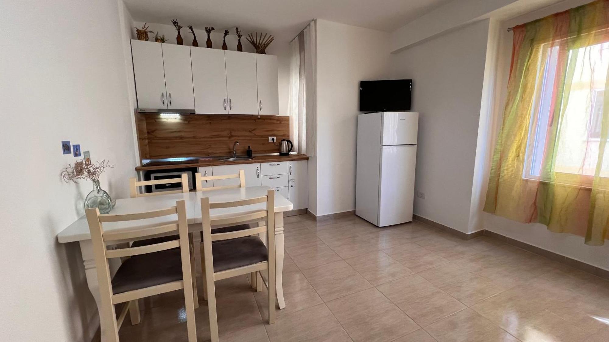 Mire Apartment Durres Exterior photo
