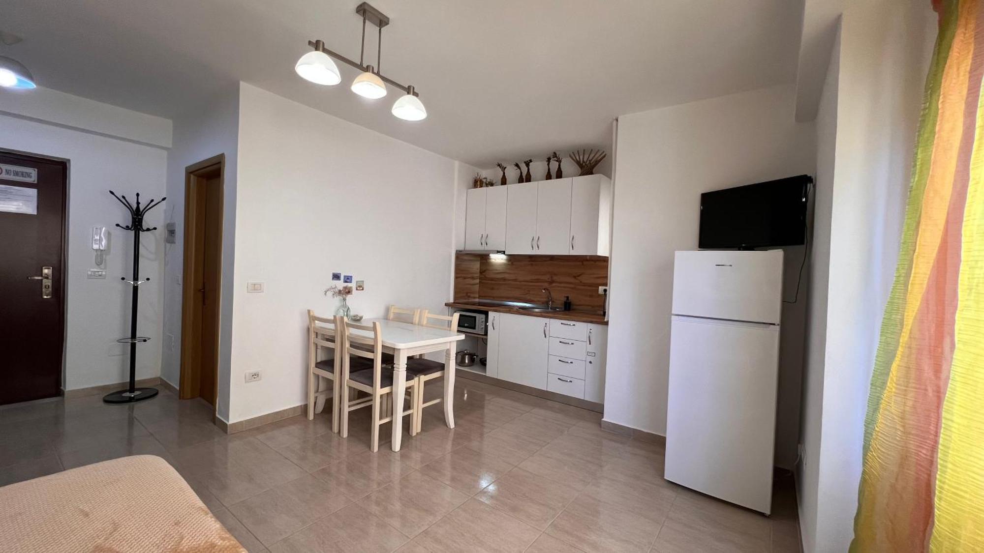 Mire Apartment Durres Exterior photo
